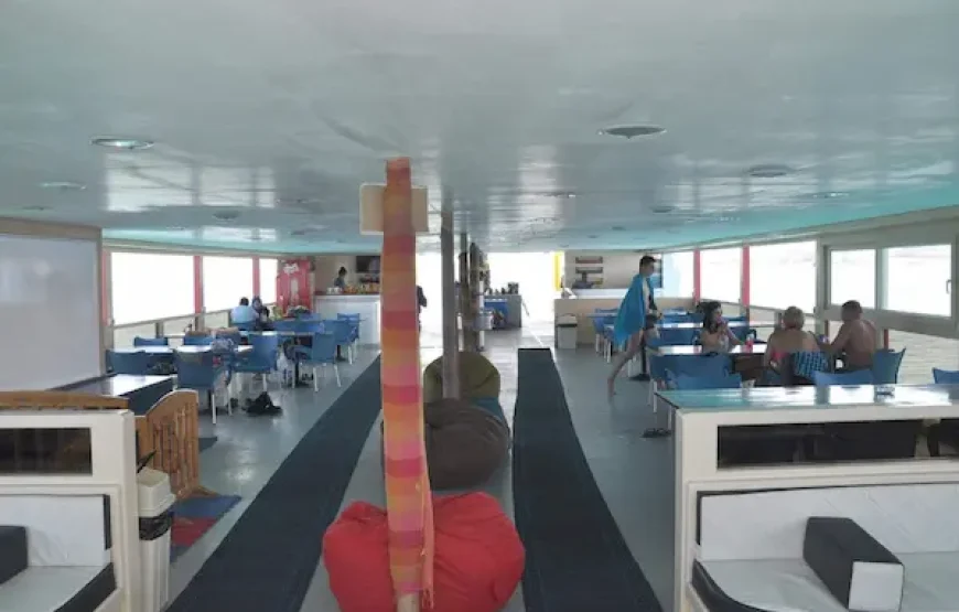 Sea Scope Glass Boat